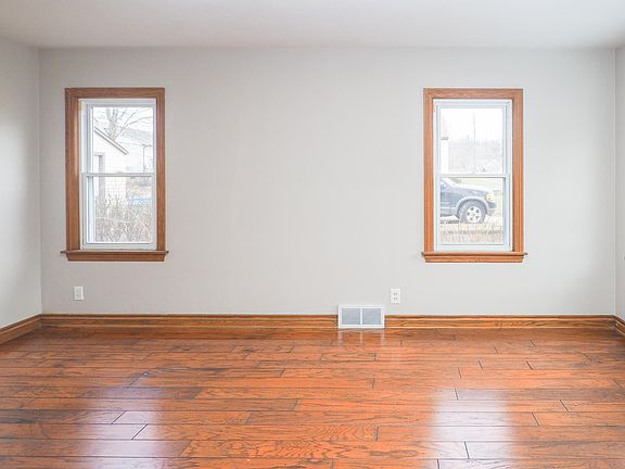 5th image of 83 Althea Ave