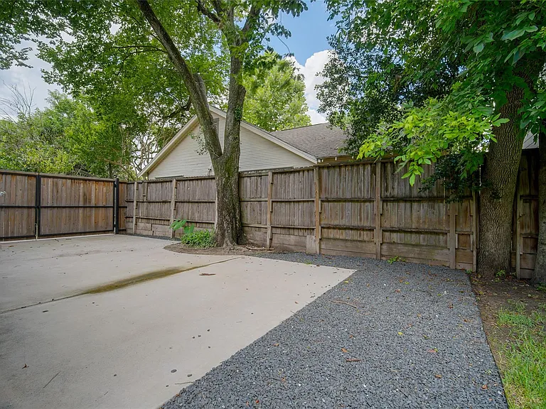 4814 Siegel St — Photo 20