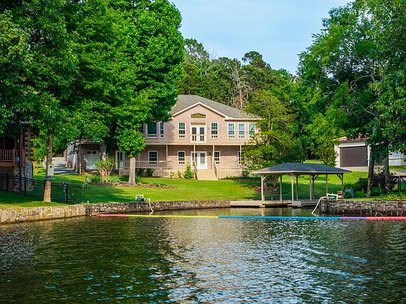 3rd image of 128 Waterview Dr