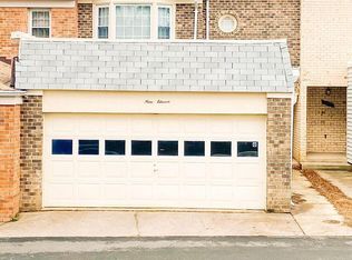 911 Moorefield Hill Grv SW, Vienna, VA 22180