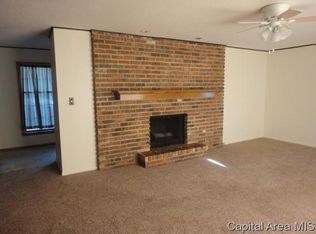 3708 Kennedy Rd, Taylorville, IL 62568