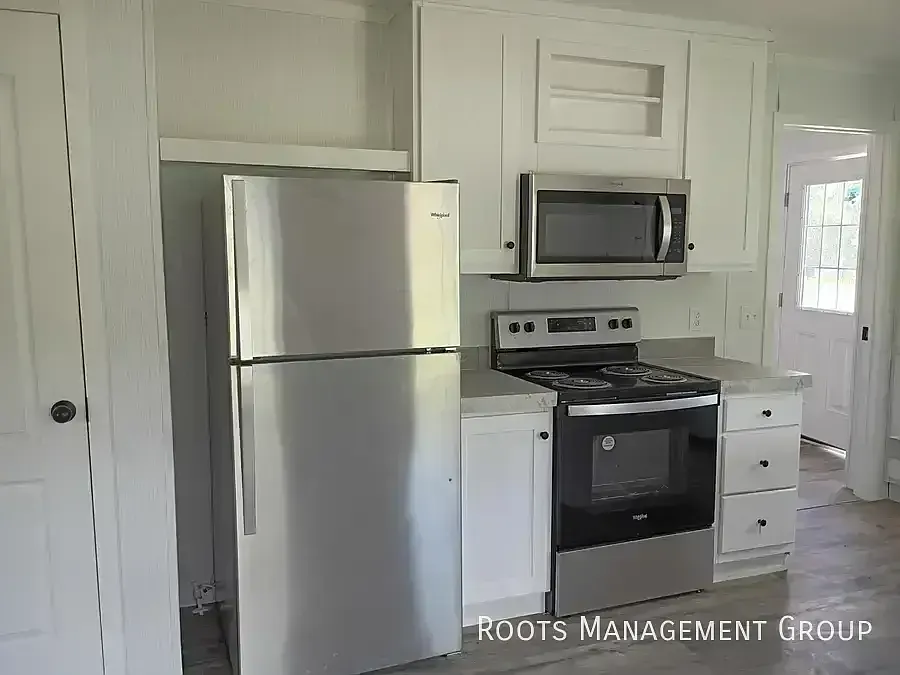 3 Bed 2 Bath Home Available for Lease at Devencrest & RV Park - Apply Now! — Photo 3