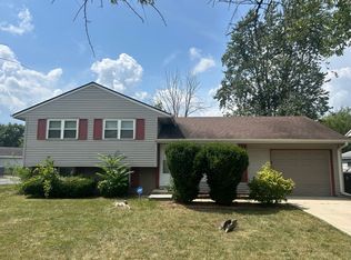 16 N Elm Ln, Glenwood, IL