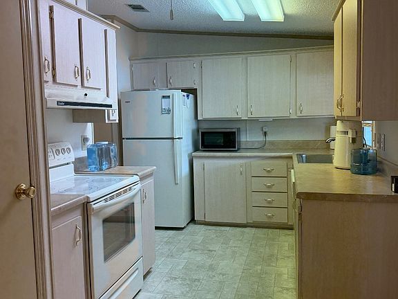 5th image of 84 Misty Falls Dr
