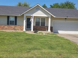 28 W Park Dr, O Fallon, MO 63366