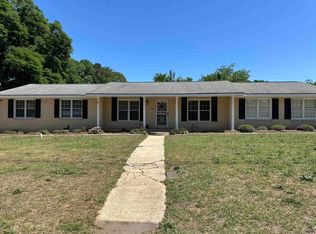1218 Creekwood Dr, Perry, GA 31069