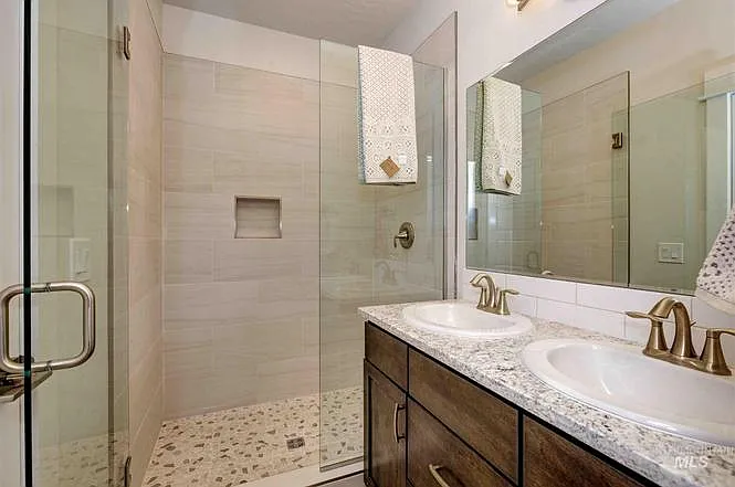 7813 W Crestwood Dr — Photo 15