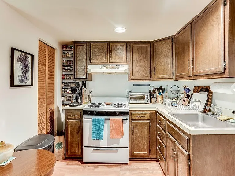 1726 Willard St NW #B — Photo 14