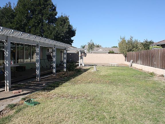 5th image of 1117 Stone Oak Dr