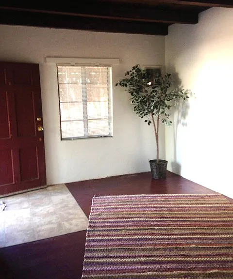 237 E Delano St — Photo 2