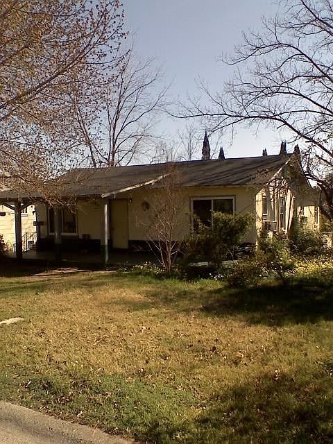 1st image of 901 Herbert St