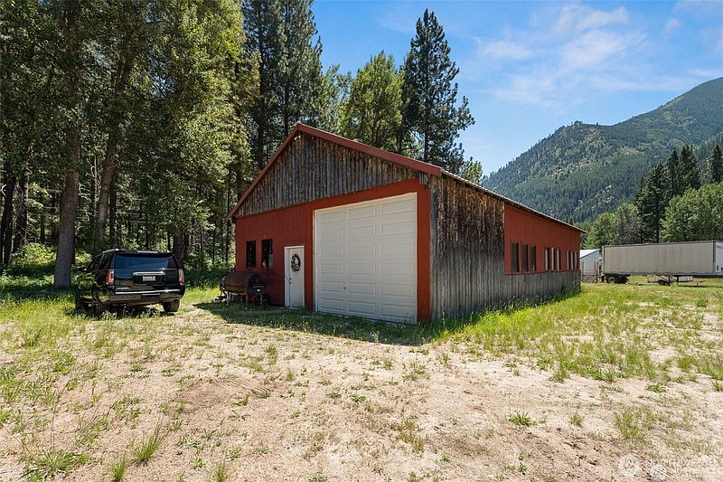 4th image of 17210 Entiat River Road