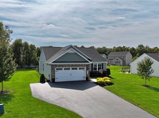 6175 Omega Dr, Farmington, NY 14425