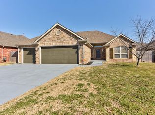 539 W Chickasaw Court Way, Mustang, OK 73064