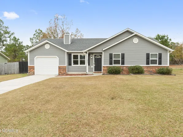 2654 Idlebrook Cir, Midway Park, NC 28544