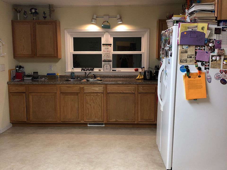 2nd image of 202 N 3rd St