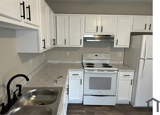 2 bed, 853 sqft, $1,750 — Photo 2