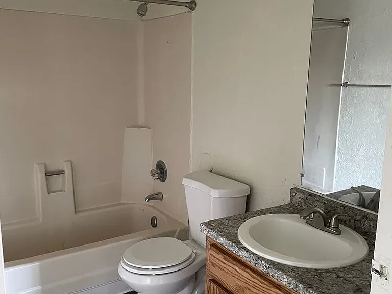 3621 N Black Canyon Hwy — Photo 13