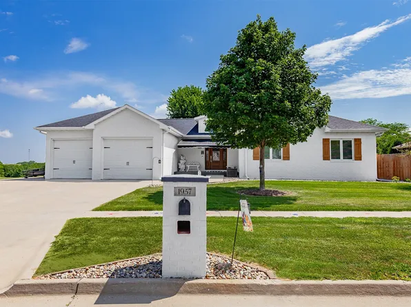 1957 W Jackson St, Knoxville, IA 50138
