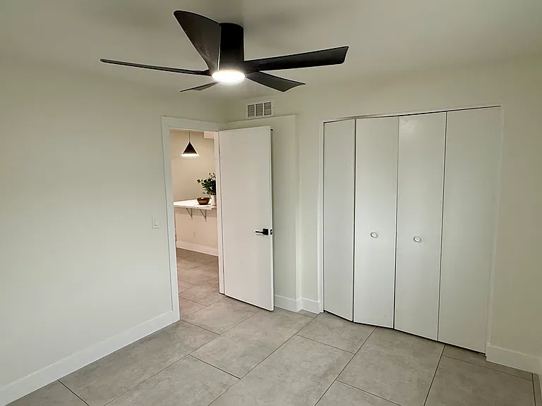 1321 W 5th St #3 — Photo 10