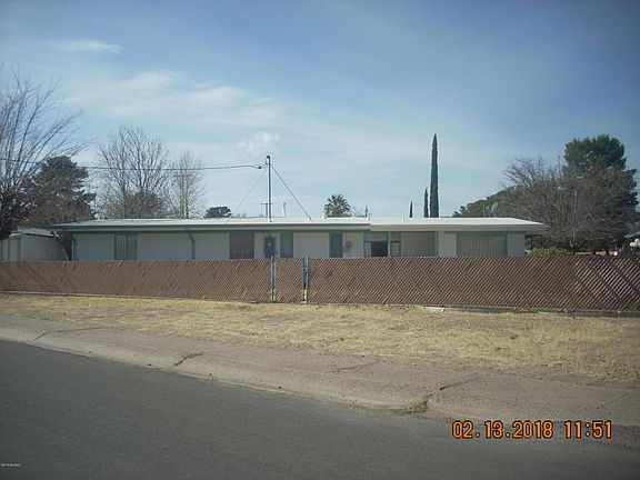 3rd image of 1001 W Webb Dr