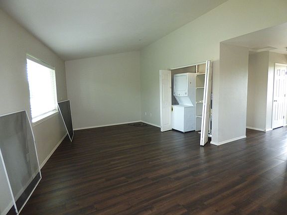 4th image of 1150 12th St NE APT 303