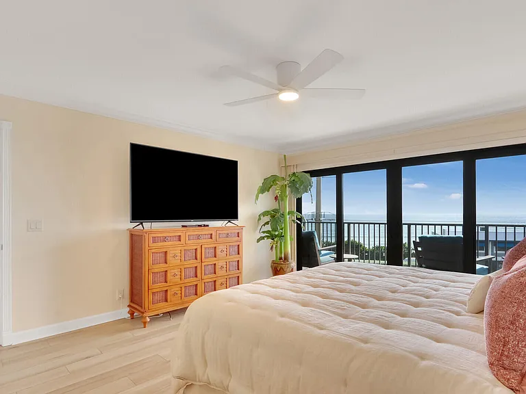 1055 Ocean Dr #403 — Photo 12
