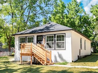 9004 W 49th St, Merriam, KS 66203