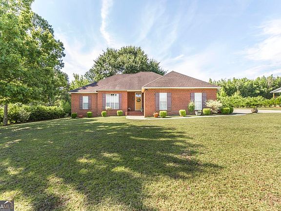 3rd image of 201 Fox Ridge Dr