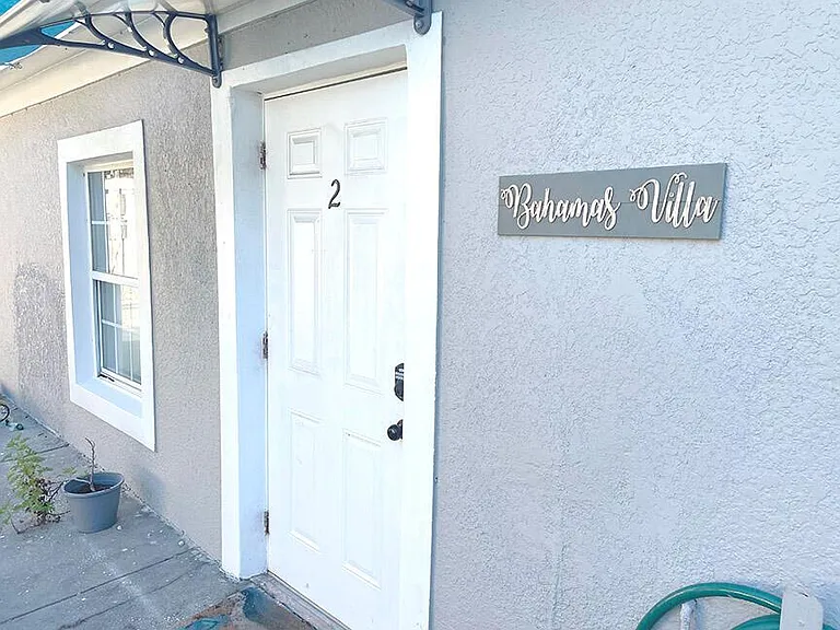 226 SW 23rd St — Photo 5