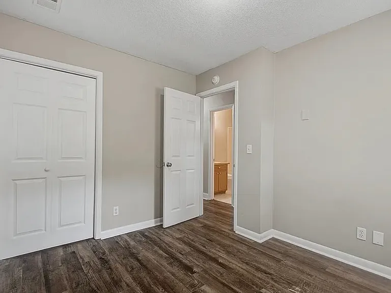 Elliott Dr — Photo 6