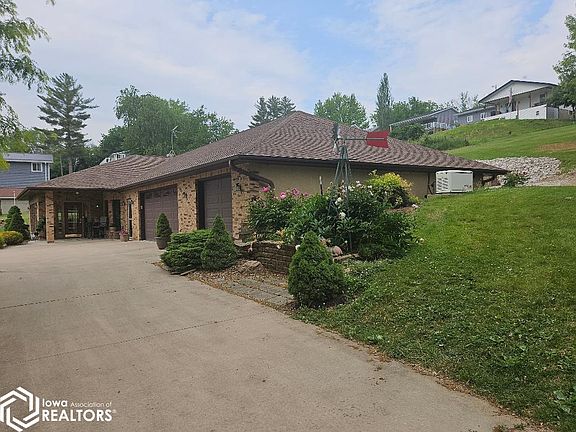 2nd image of 1326 Lakeshore Dr