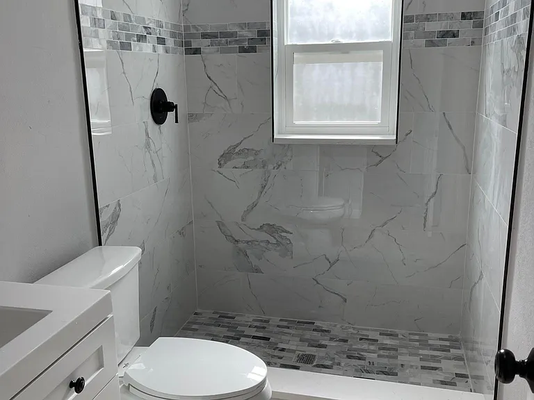 560 Iris Rd — Photo 6