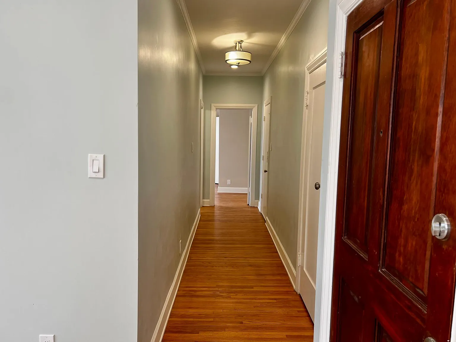 1 bed, 1100 sqft, $2,500 — Photo 3