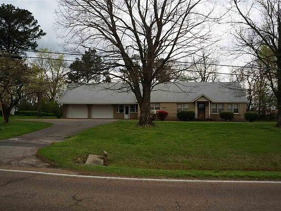 2nd image of 2705 Lake Dr