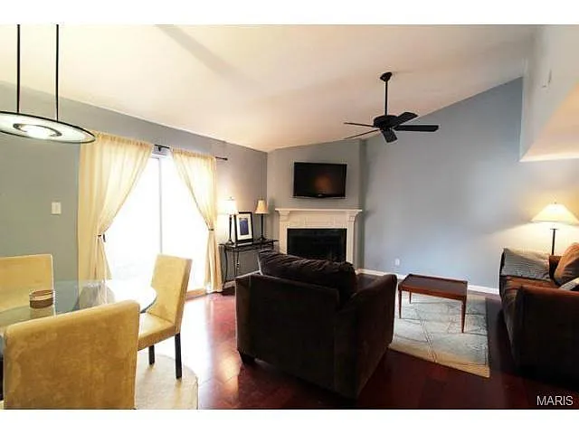 1432 Peacock Ln photo 1