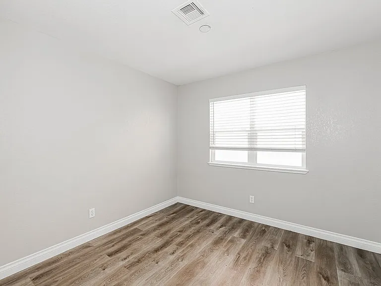 350 Keating St — Photo 14