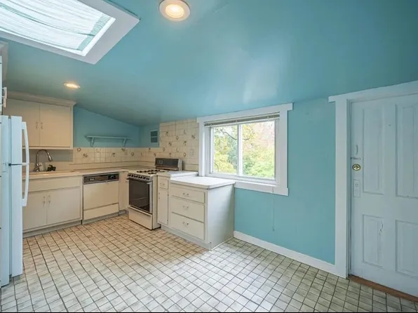 180 Bellevue Ave #3, Montclair, NJ 07043