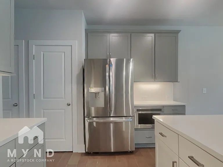 1273 Windmill Pkwy — Photo 10