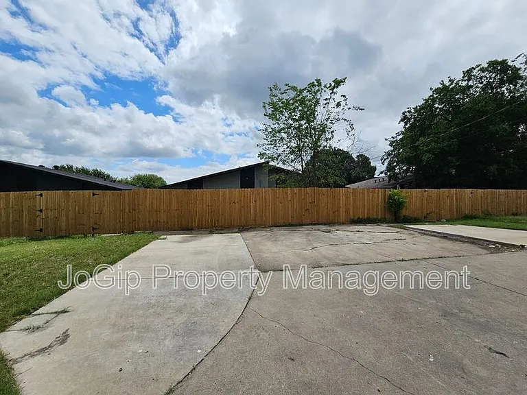 1725 R Ave — Photo 20
