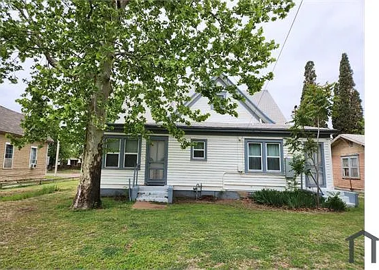 414 N Main St — Photo 1