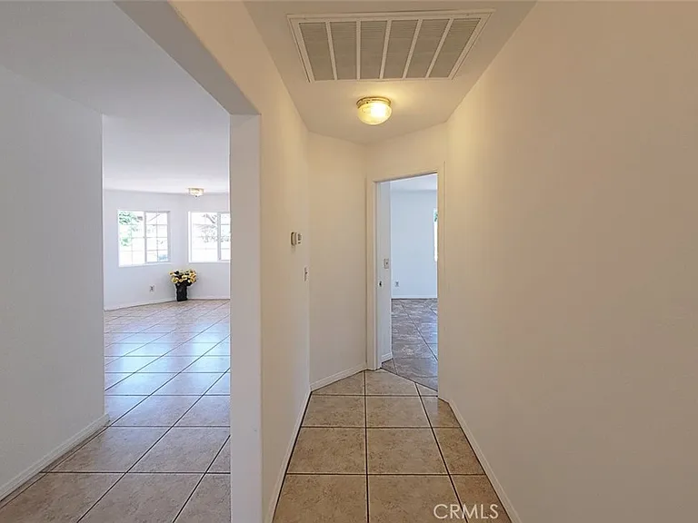 747 W Nevada St — Photo 6