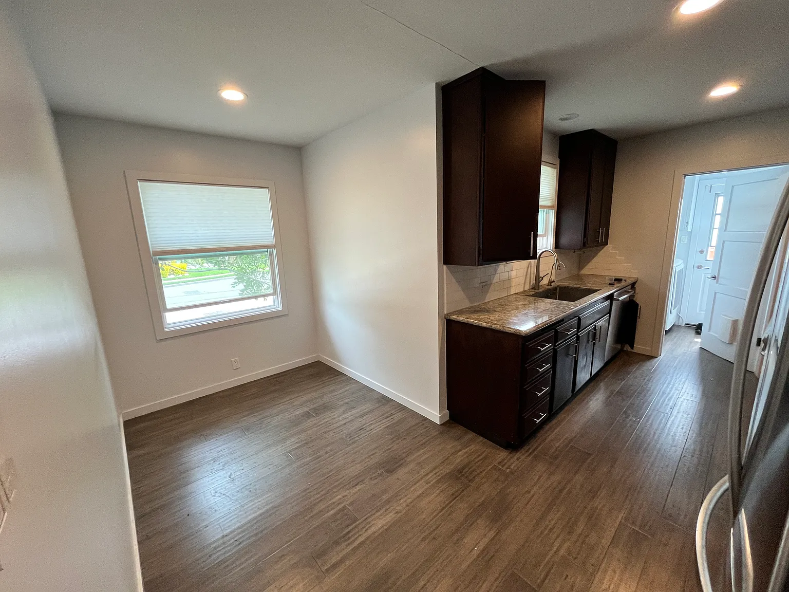 3 bed, 1.5 bath, 1700 sqft, $5,000 — Photo 2