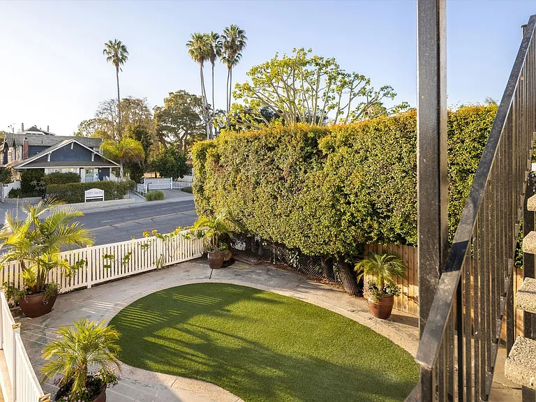427 W Montecito St — Photo 27