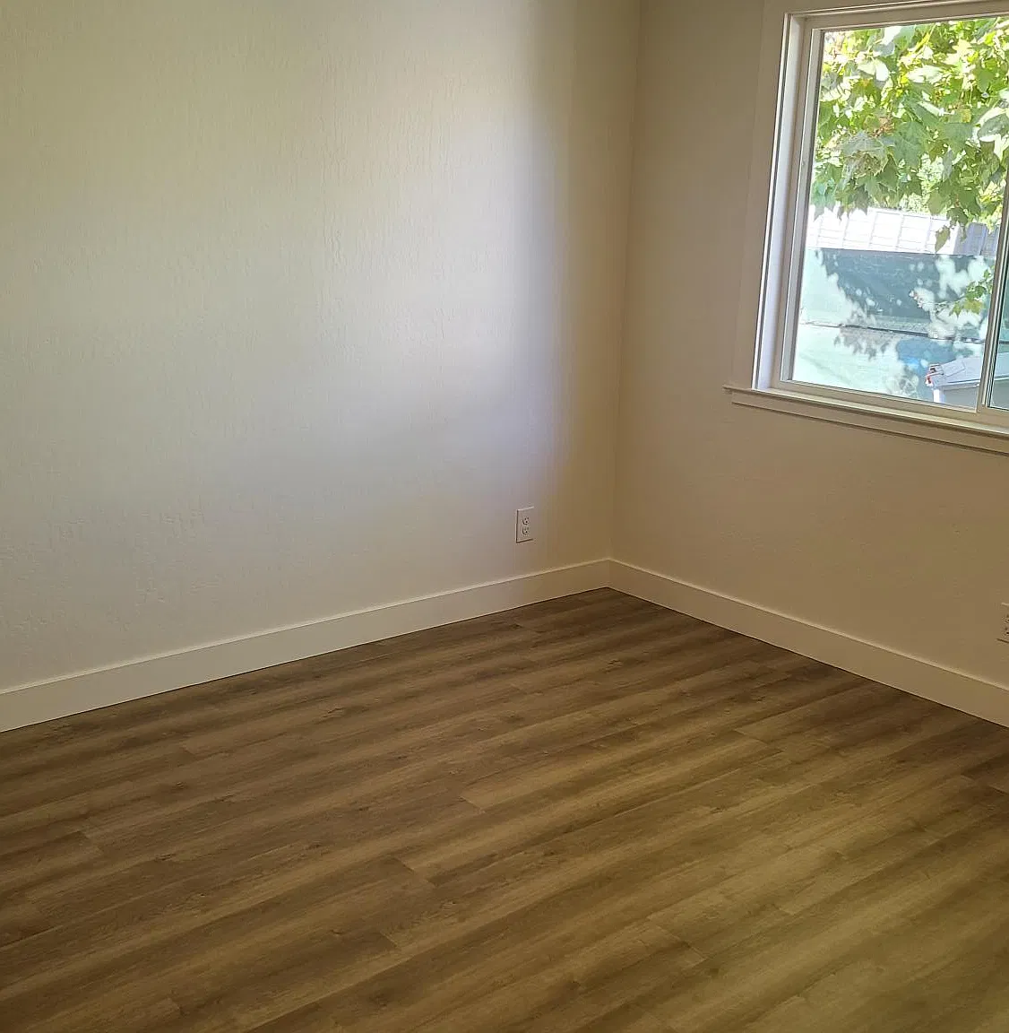 4 bed, 1398 sqft, $5,600 — Photo 4