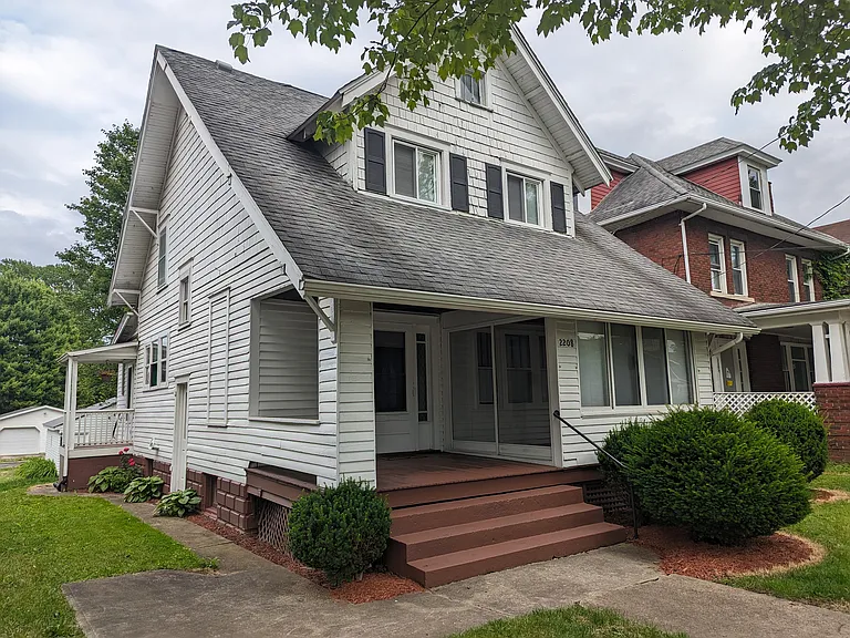 2208 Highland Ave — Photo 1