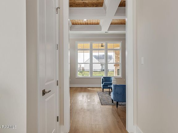 3rd image of 313 Queentown Ave