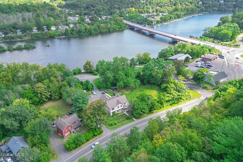 3rd image of 2845 Aqueduct Road