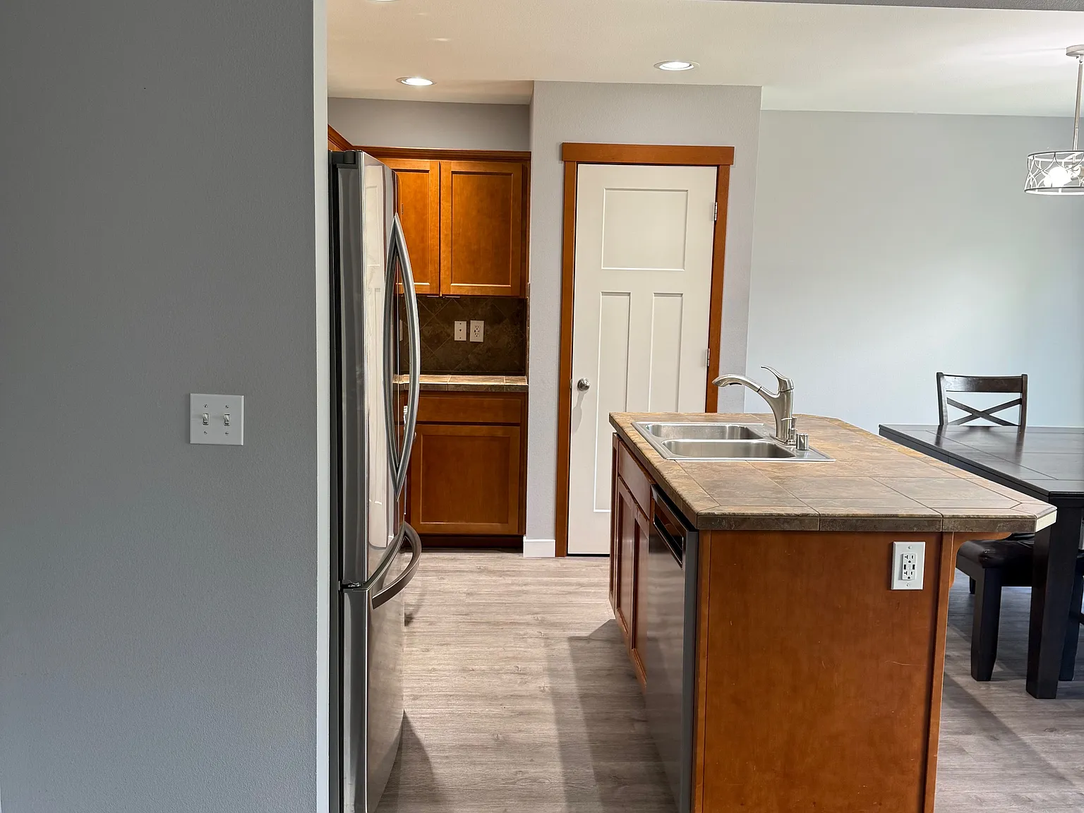 3 bed, 1435 sqft, $2,995 — Photo 4