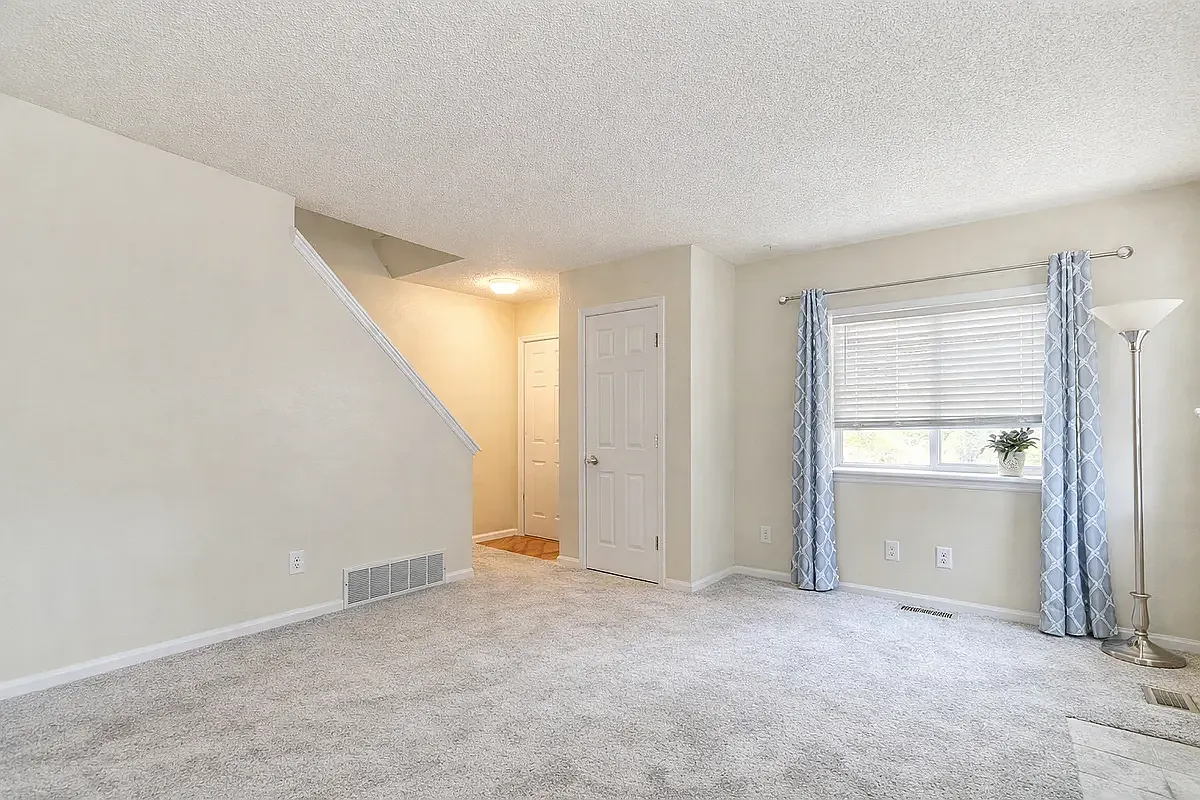 2 bed, 1.5 bath, 980 sqft, $1,700 — Photo 4